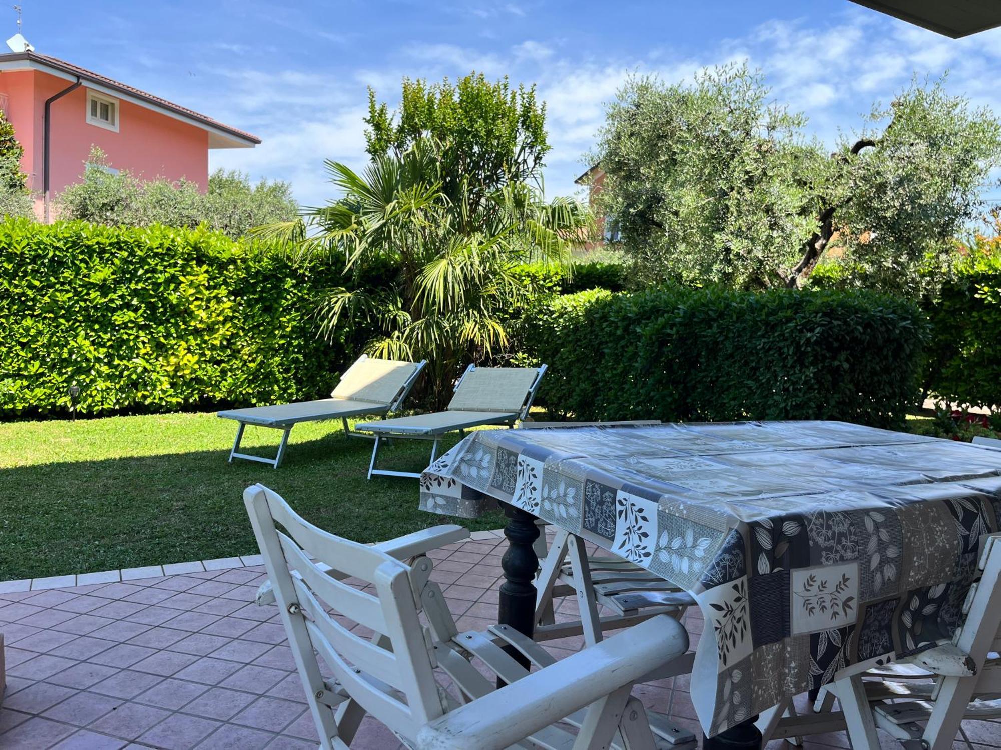 Casa Melania Lazise Apartment ภายนอก รูปภาพ